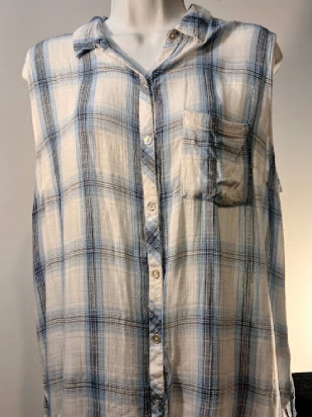Staccato L Sleeveless Blue Plaid button down shirt